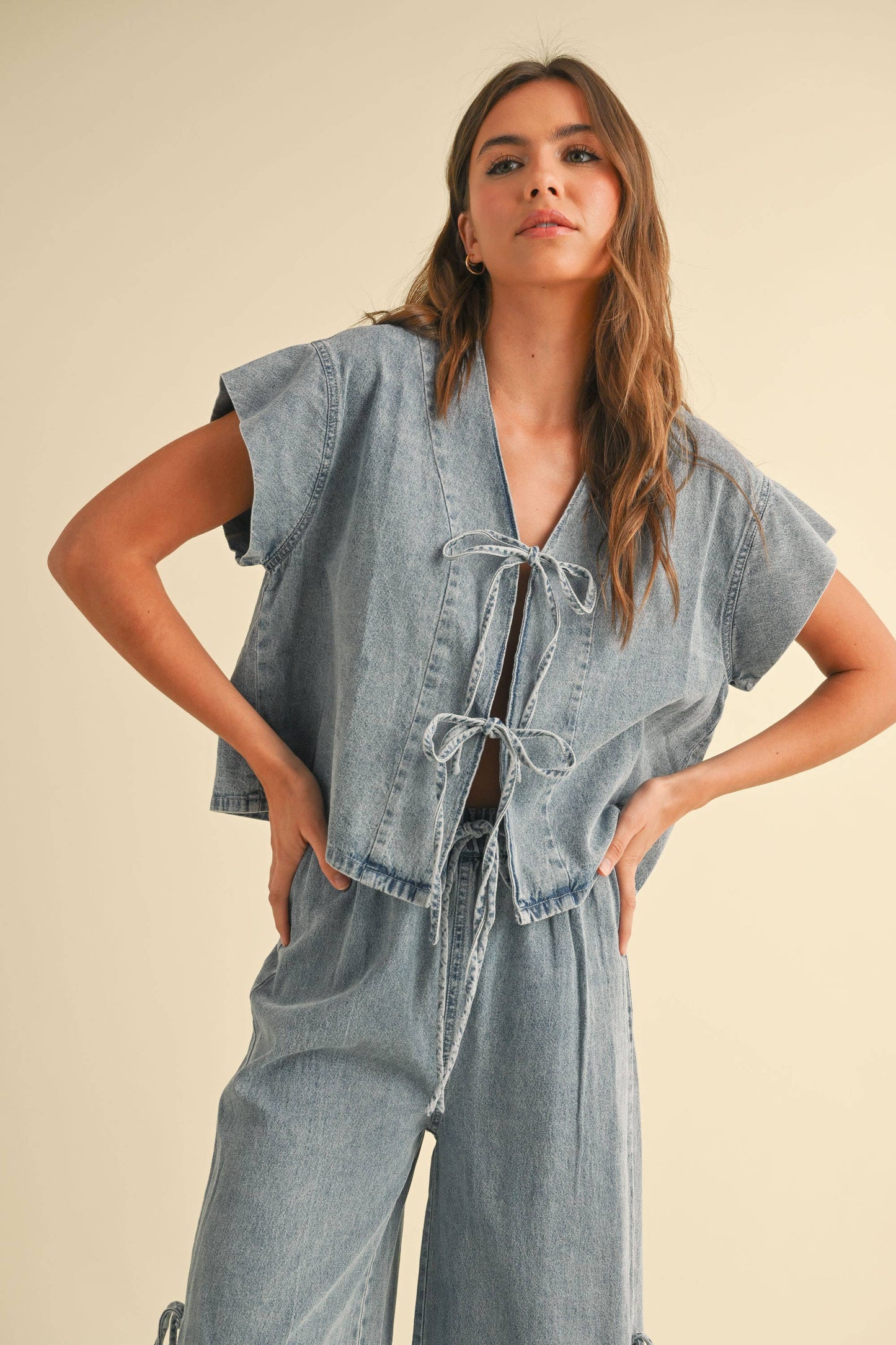 T4768ST DENIM TIED FRONT BLOUSE
