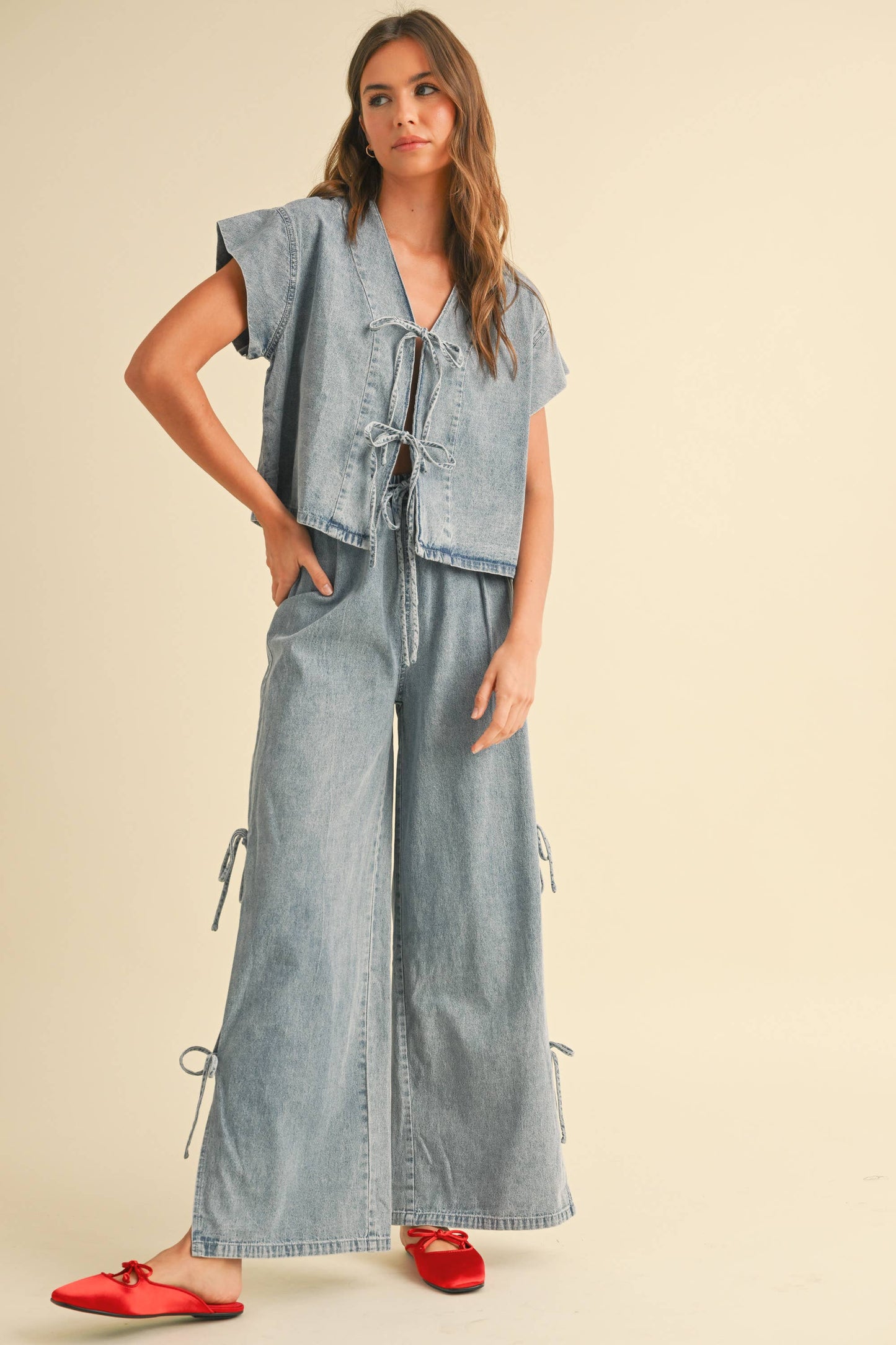 T4768ST DENIM TIED FRONT BLOUSE