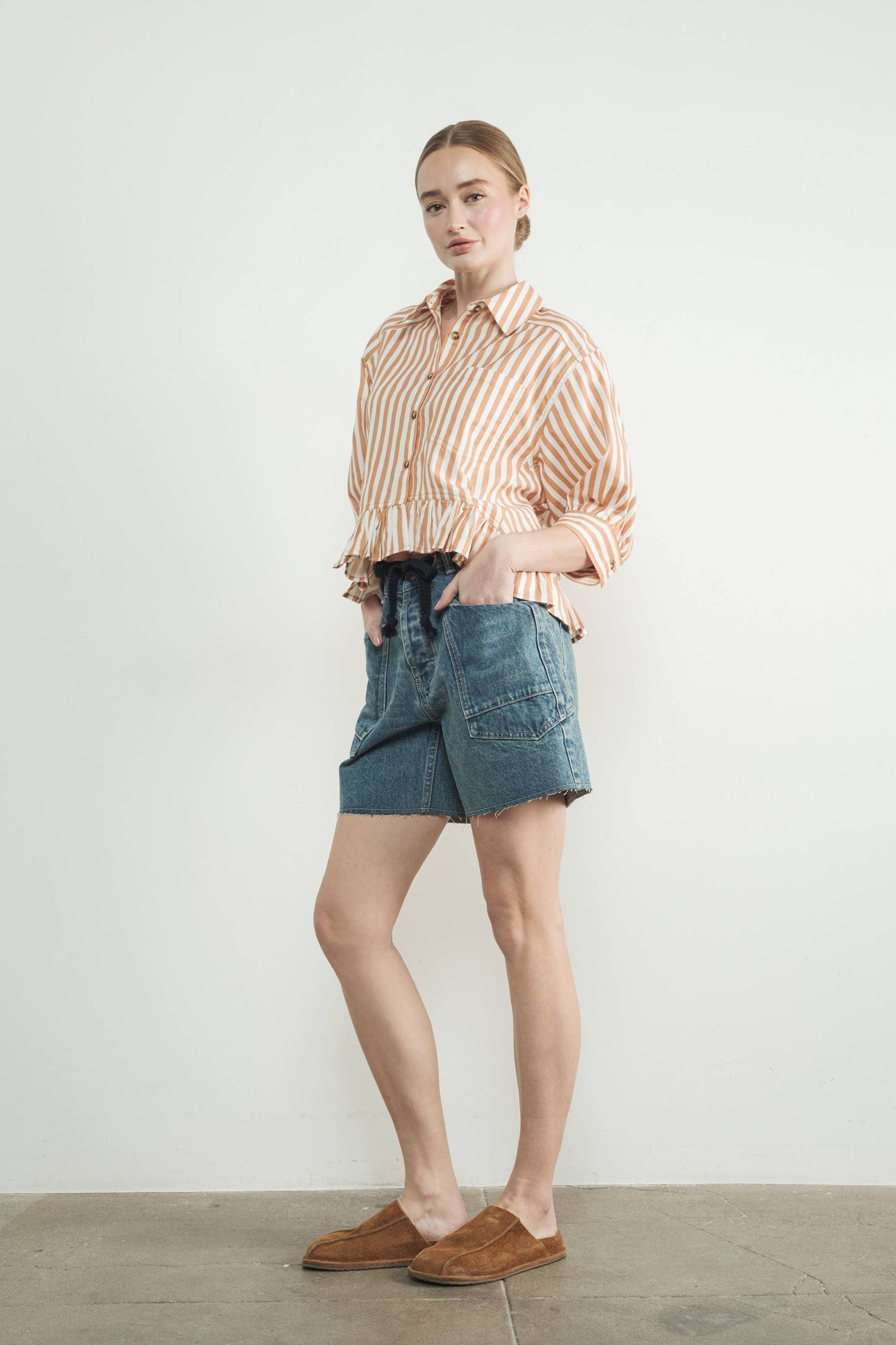 STRIPE RUFFLE HEM SHIRT