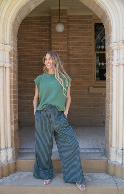 EFFORTLESS ESSENTIAL LOOSE FIT EXPOSED SEAM SWEATER VEST TOP