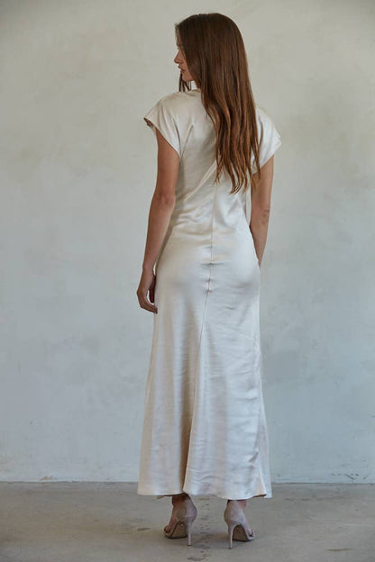 L7667 | Woven Polyester Spandex Satin Short Sleeve Maxi