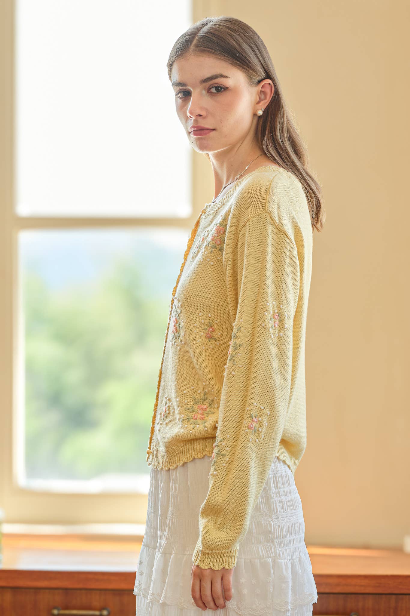 Scalloped Hem Cardigan with Floral Embroidery